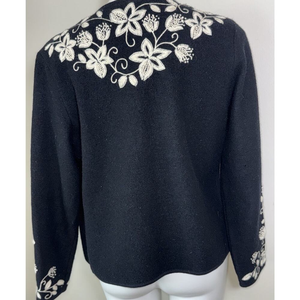 Embroidered Floral Wool Cardigan Cottagecore Romantic Grannycore Vintage Size M - Picture 2 of 13